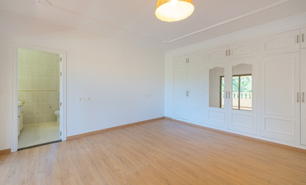 Resale - Villa - Alfas del Pí