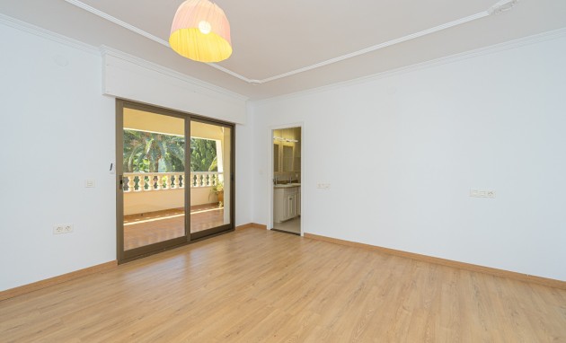 Resale - Villa - Alfas del Pí