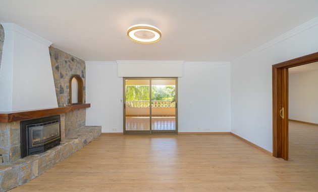 Resale - Villa - Alfas del Pí