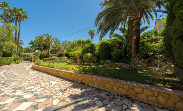 Resale - Villa - Alfas del Pí