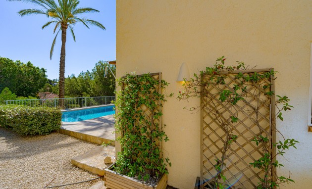 Resale - Villa - Altea