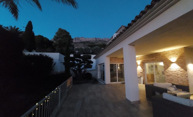 Resale - Villa - Altea