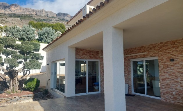 Resale - Villa - Altea