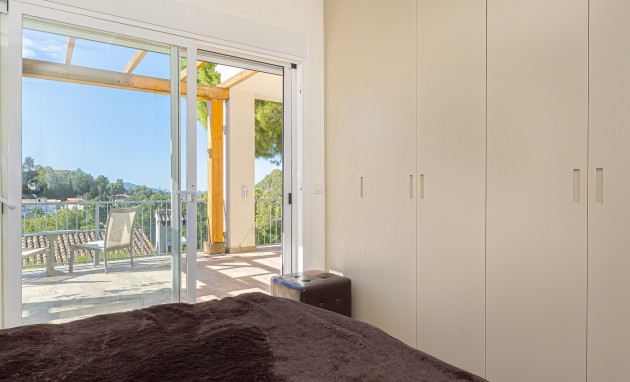 Resale - Villa - Altea