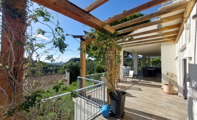 Resale - Villa - Altea
