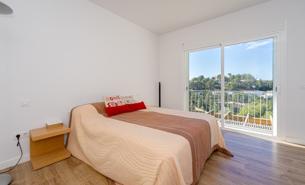 Resale - Villa - Altea