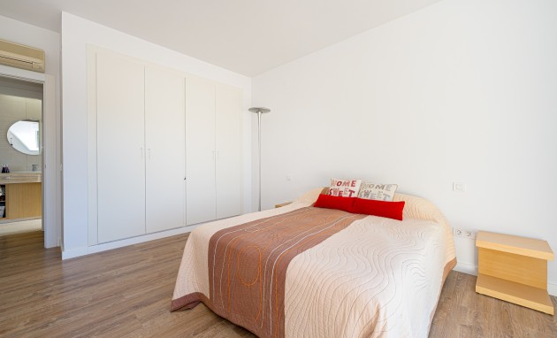 Resale - Villa - Altea