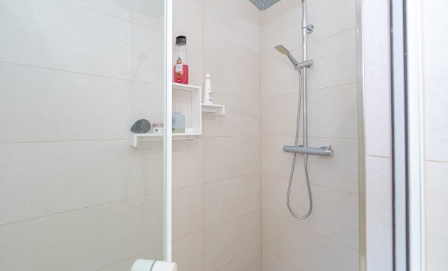 Resale - Villa - Altea