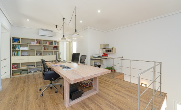 Resale - Villa - Altea