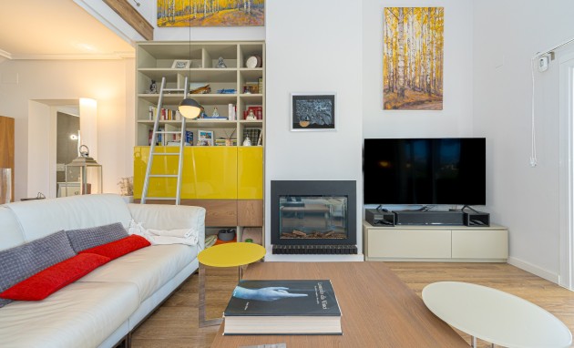 Resale - Villa - Altea