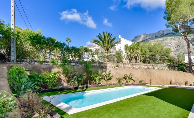 Resale - Villa - Altea