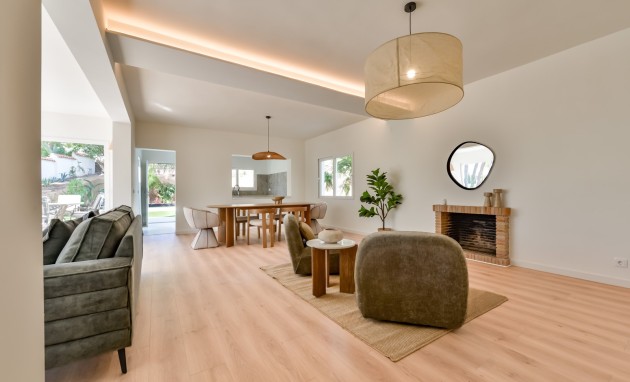 Resale - Villa - Altea
