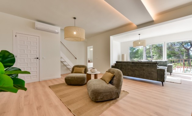 Resale - Villa - Altea