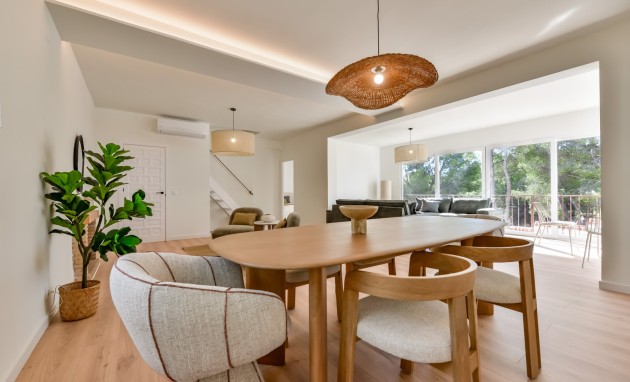 Resale - Villa - Altea