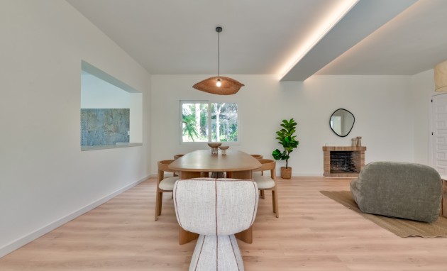 Resale - Villa - Altea