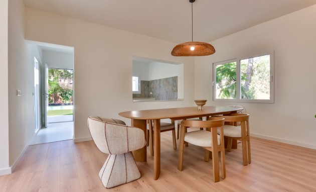 Resale - Villa - Altea