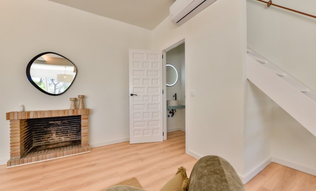 Resale - Villa - Altea