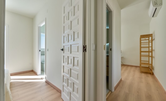 Resale - Villa - Altea