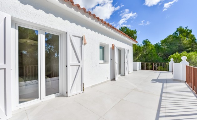 Resale - Villa - Altea