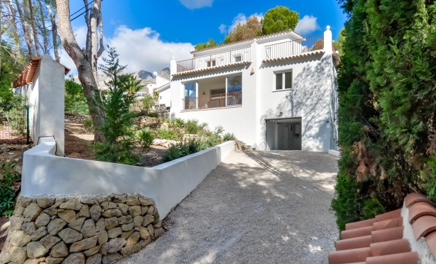 Resale - Villa - Altea