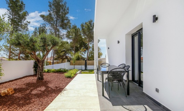 Resale - Villa - Altea