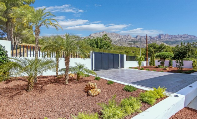 Resale - Villa - Altea