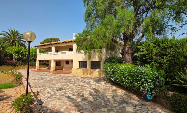 Resale - Villa - Alfas del Pí