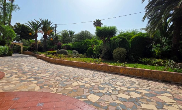 Resale - Villa - Alfas del Pí