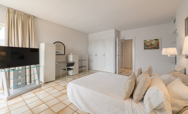 Resale - Villa - Altea