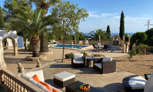Resale - Villa - Moraira
