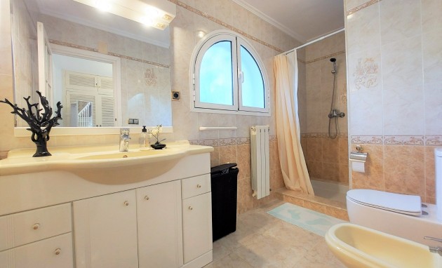 Resale - Villa - Moraira