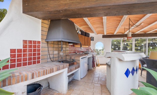 Resale - Villa - Altea