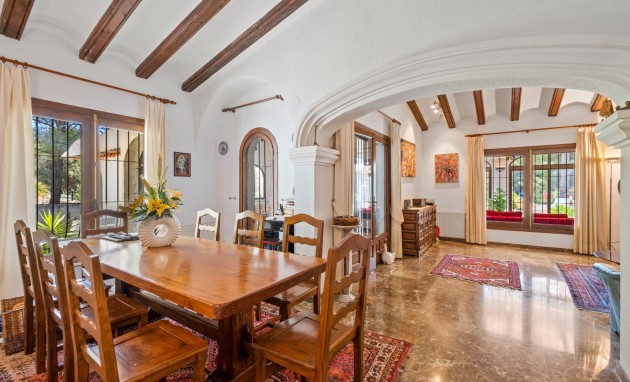 Resale - Villa - Altea