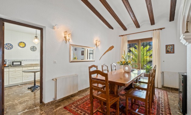 Resale - Villa - Altea