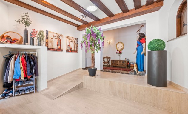 Resale - Villa - Altea