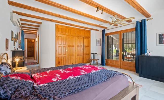 Resale - Villa - Altea