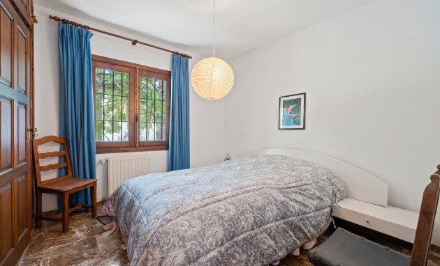 Resale - Villa - Altea