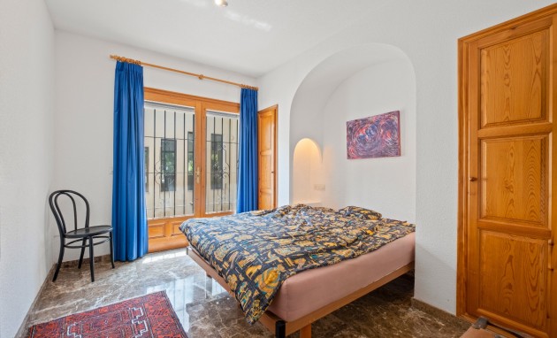 Resale - Villa - Altea