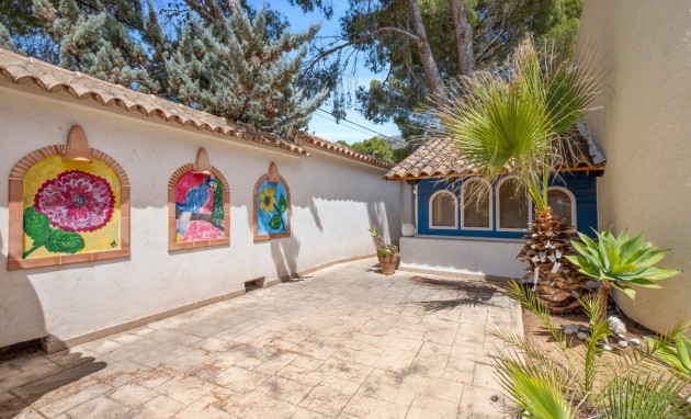 Resale - Villa - Altea