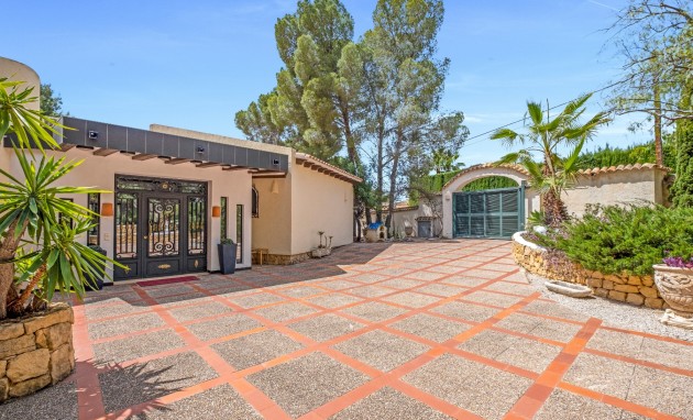 Resale - Villa - Altea