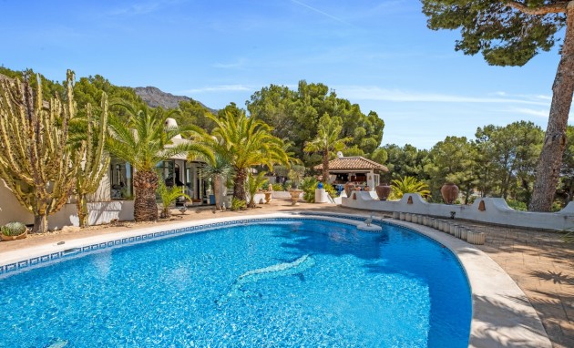 Resale - Villa - Altea