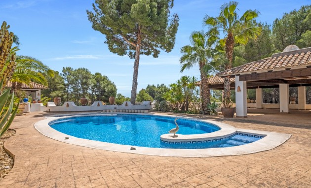 Resale - Villa - Altea