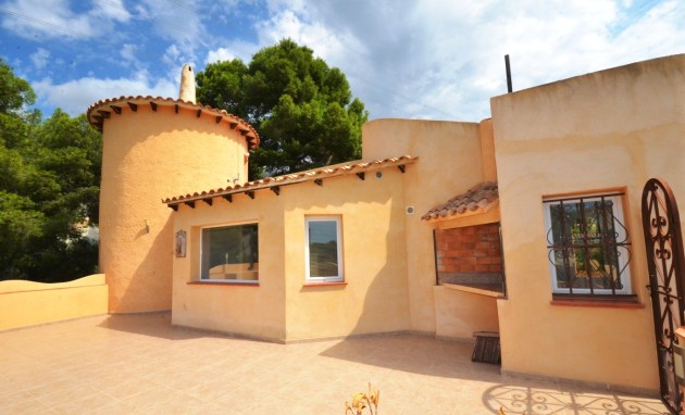 Resale - Villa - Altea