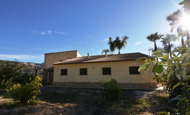 Resale - Finca - Bolulla