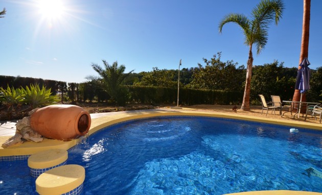 Resale - Finca - Bolulla