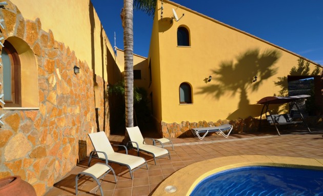 Resale - Finca - Bolulla