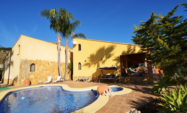 Resale - Finca - Bolulla