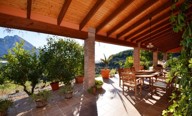 Resale - Finca - Bolulla