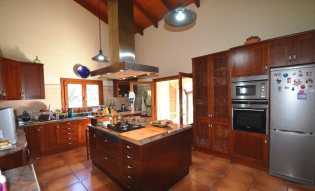 Resale - Finca - Bolulla