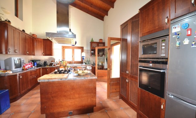 Resale - Finca - Bolulla